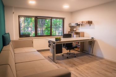 Proprietar | 4 cam, 130 mp, parter+demisol, garaj | Complex Studențesc