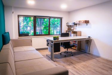 Proprietar - Apartament 4 camere, parter + demisol locuibil, cu garaj