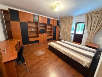 Proprietar inchiriez garsoniera zona Prosper