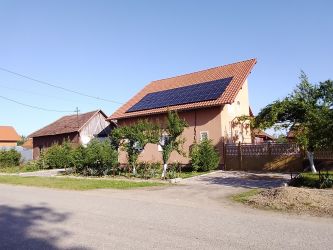 Proprietar,vand casa P+M mobilata si la cheie cu gradina.