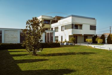  PROPRIETATE PREMIUM - 1431 mp teren, piscina acoperita - Stefanesti, 