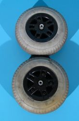 Roata originala cu cauciuc plin 2.80/2.50-4