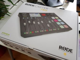 Rode RODECaster Pro Bundle,Roland TD-50K V-Drum TD-1DMK,Gewa G5 Studio