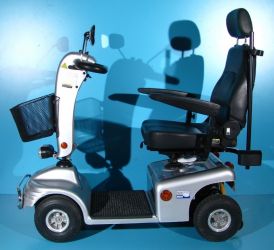 Scuter electric cu 4 roti pentru batrani Shoprider - 6 km/h