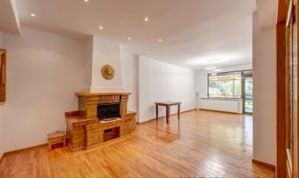 Sediu de firmă cu personalitate | La vilă, grădină, terasă, 3 par