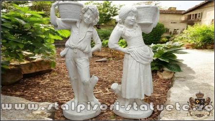 Set statuete copii cu coșulețe, alb marmorat, model J3,J4.