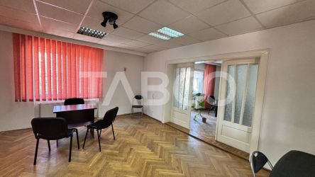 Spatiu birouri 3 balcoane si o terasa in Sibiu 120 mp zona Centrala