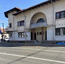 Spațiu birouri / locuință – 181 mp utili, etaj + mansardă în vi