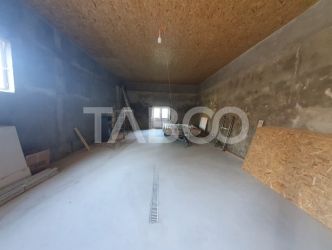 Spatiu comercial 120 mp pretabil Service Auto curent 380 V