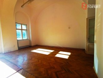 Spatiu Comercial 4 camere la strada - C2743