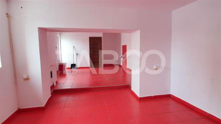 Spatiu comercial 42mpu de vanzare renovat zona Orasul de Jos Sibiu 