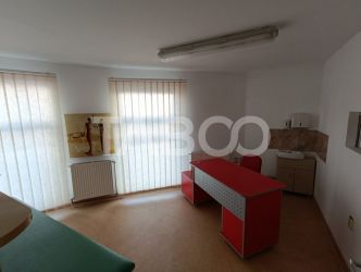 Spatiu comercial 5 incaperi 107 mpu boxa parter zona Cetate Alba Iulia