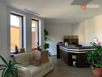 Spatiu comercial cu 12 incaperi si suprafata de 630 mp, zona Mircea ce