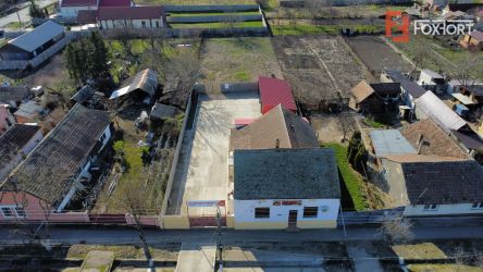 Spatiu comercial cu 4 incaperi de vanzare in Denta, zona Central