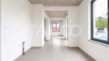 Spatiu comercial cu posibilitate alimentatie publica zona Selimbar 