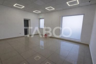 Spatiu comercial de inchiriat 54mp vitrina de 4mp 2 parcari Deventer