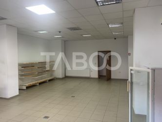 Spatiu comercial de inchiriat 90 mpu curte 35 mp in Poplaca