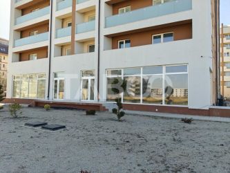 Spatiu Comercial de inchiriat cu 8 locuri de parcare - Vitrina 13 m