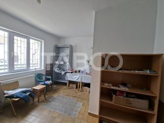 Spatiu comercial de inchiriat la parter zona buna Vasile Aaron