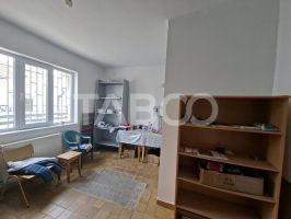 Spatiu comercial de inchiriat la parter zona buna Vasile Aaron