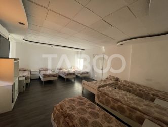 Spatiu comercial la strada 3 camere 150 mpu curte parcari Terezian