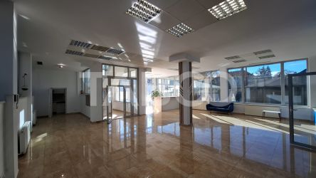 Spatiu de birouri la cheie 150 mp utili 5 parcari zona Valea Aurie