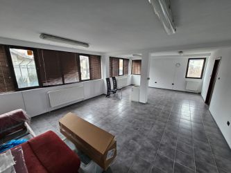 Spatiu de inchiriat, 2 camere   Podul de Fier 