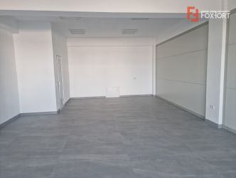 Spatiu generos pentru inchiriere in Izvin