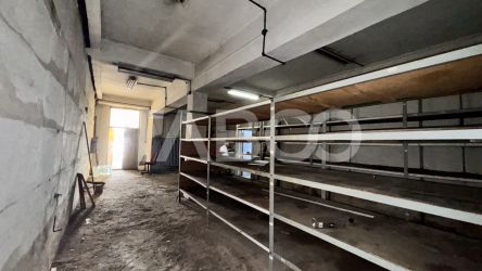 Spatiu pentru depozitare magazinare de inchiriat cu birou 102mpu Sibiu