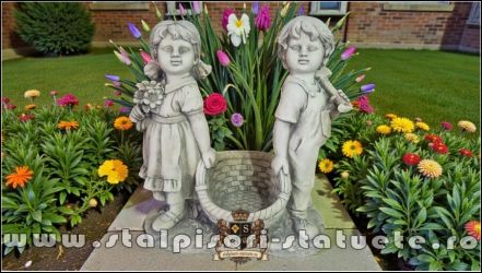 Statuetă copii cu coșuleț, gri antichizat, model J2.