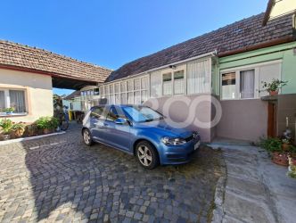  Strada Parului nr 9-  Casa de vanzare cu 3 camere Cartier Marmelada