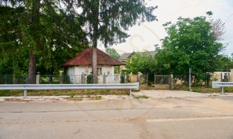 Teren 2240 mp intravilan + casa batraneasca Hintesti-Basangesti