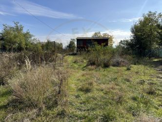 Teren 5216 mp la 2 pasi de autostrada A1 - com. Ratesti