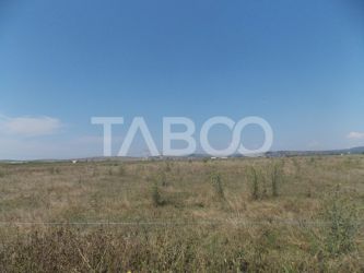 Teren arabil 400 mp in Mohu judetul Sibiu la sosea