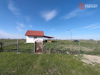 Teren de 2600 mp in Sanmihaiul Roman imprejmuit - ID V5057