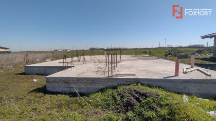 Teren de vanzare, Sacalaz - 672 mp, bransat gaz si curent