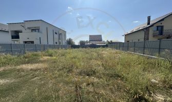 Teren imprejmuit + gard intre case zona Magic Trivale