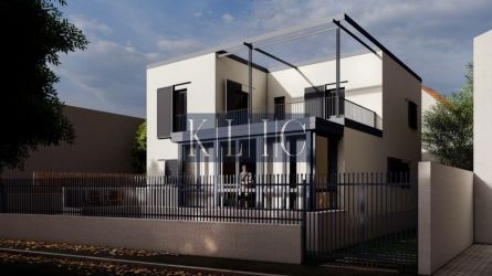 Teren intravilan Central cu Autorizatie casa P+1E Sibiu 18m deschidere