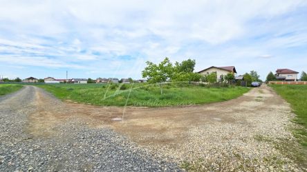 Teren intravilan in zona rezidentiala, la 1 km de A0 si A1