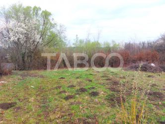 Teren intravilan pentru casa zona linistita 550 mp front 21 m Cisnadie