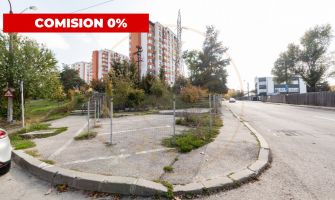 Teren stradal pe colț - Ideal afacere - front stradal mare