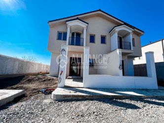 TOMIS PLUS - VILA NOUA TIP DUPLEX Design Elegant, Curte Privata si Fin