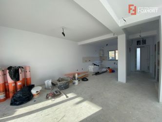 Triplex 4 Camere cu Toate Utilitatile Mosnita Noua- V2189 