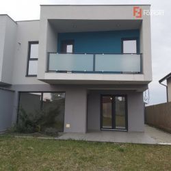 Triplex design modern, spatios, zona linistita  - V1558