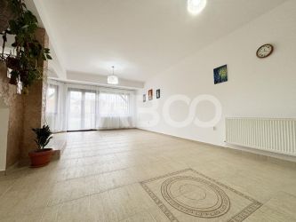 Unitate duplex cu 6 camere curte generoasa de inchiriat zona Buna Ziua