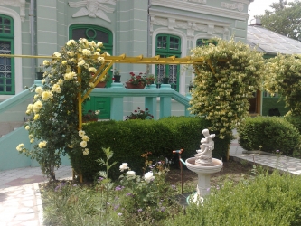 Vand casa+teren, gard in gard cu Parcul Copou, Vaslui