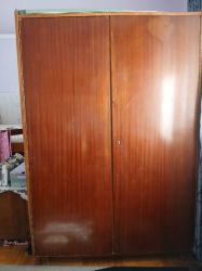 Vând mobilă de dormitor + bibliotecă la preț redus