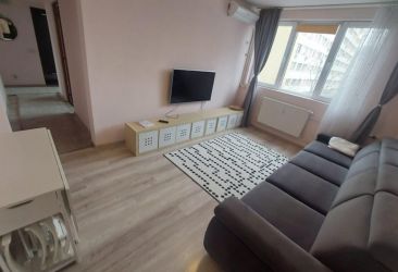 Vânzare apartament 4 camere renovat și mobilat, situat în zona Plaz