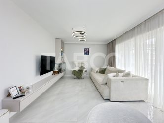 Vanzare apartament decomandat ultrafinisat + parcare cartierul Sopor 