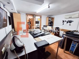 Vanzare spatiu comercial la Demisol - zona Complex Studentesc